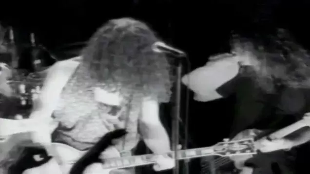 Track: Gun | Artist: Soundgarden | Album: Louder Than Live