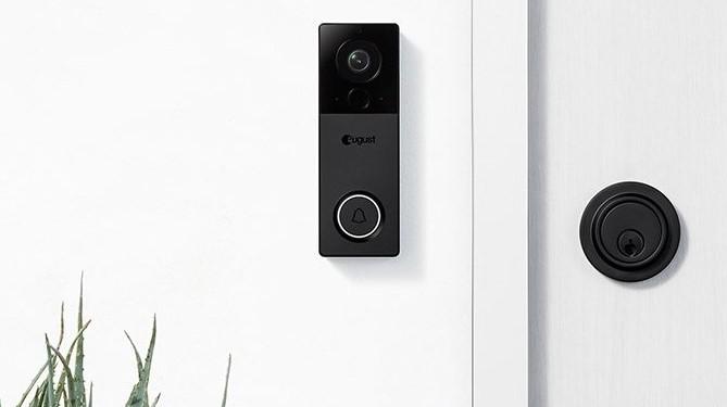 August View is an easily installed, 1440p smart doorbell